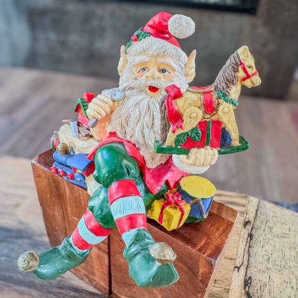 Vintage Christmas Elf Santa Resin Stocking Holder w/ Original Box Whimsy Holiday - Picture 9 of 15